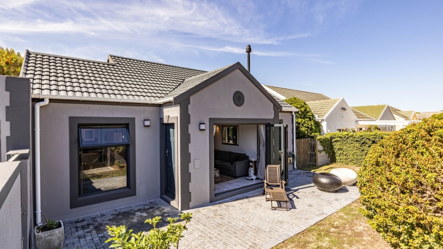 3 Bedroom Property for Sale in Lakeside Western Cape